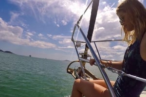 Lisbon: Full Day Sailing Trip with Brunch