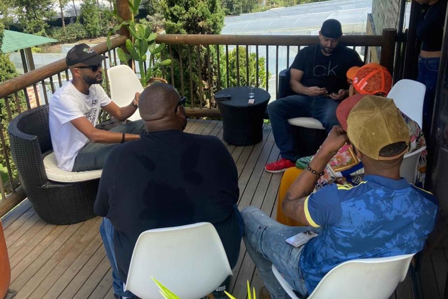 メデジン：医療用大麻を知る自然体験