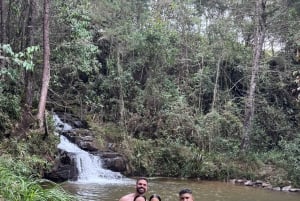 Medellín: Tour mit dem Quad (ATV) durch 3 Berge und Wasserfall