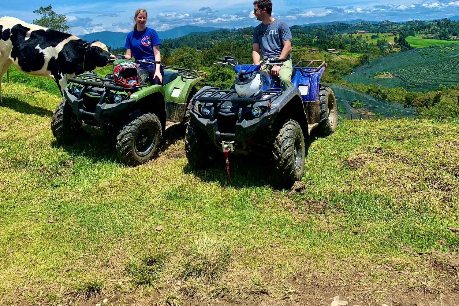 Medellín: Tour in quad (ATV) su 3 montagne e cascata
