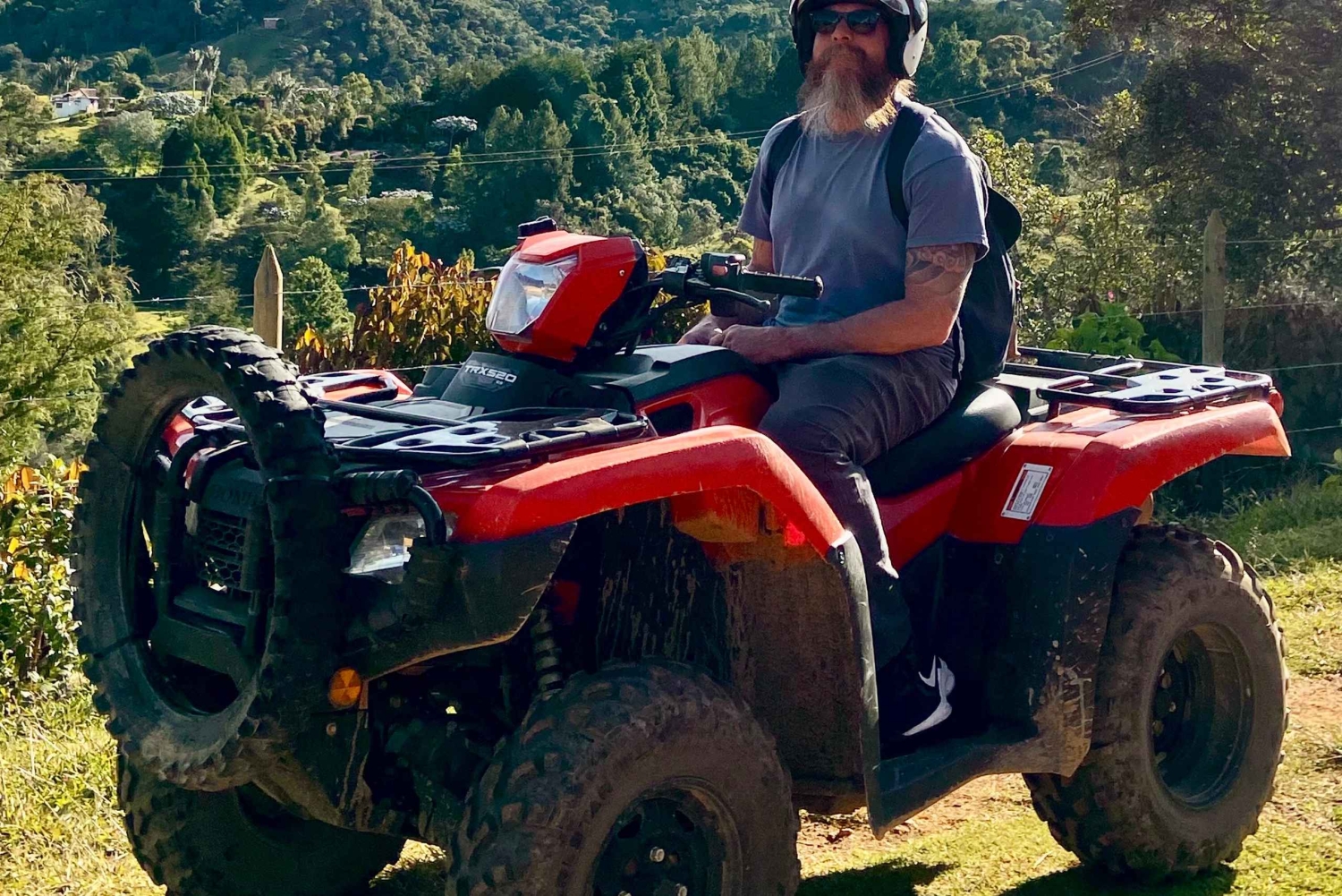 Medellín: Tour in quad (ATV) su 3 montagne e cascata