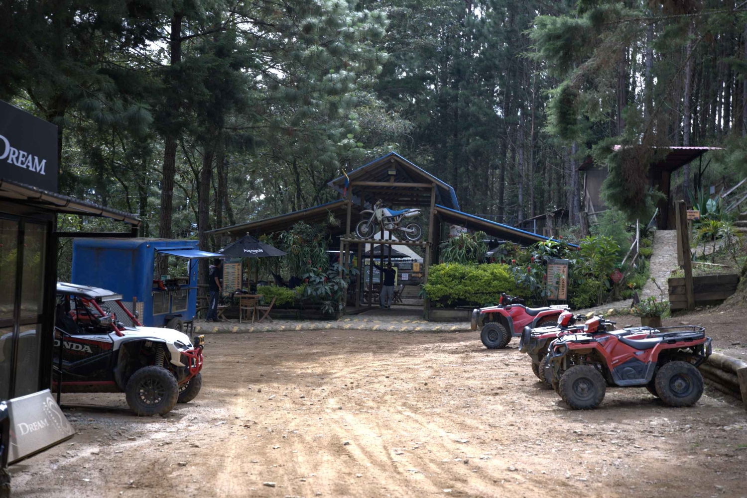 Passeio de ATV por paisagens incríveis em Medellín