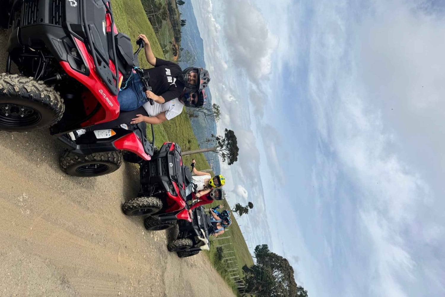 Medellín: Tour en Cuatrimoto (ATV) por Montañas y Cascada