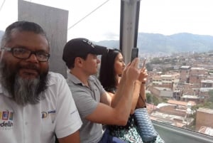 Medellín: Recorrido por la Transformación del Barrio