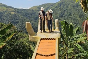 Medellín: Between mountains & coffee