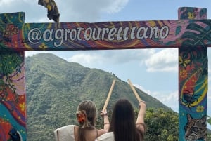 Medellín: Between mountains & coffee