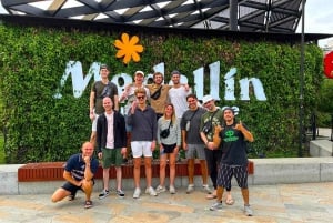 Medellín: Recorrido en bici por la ciudad con degustación de comida y bebida locales
