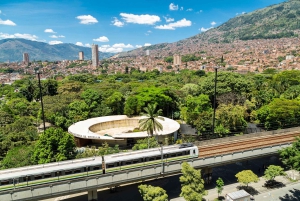 Medellín: Botanisk hage og byrundtur i Arvi Park