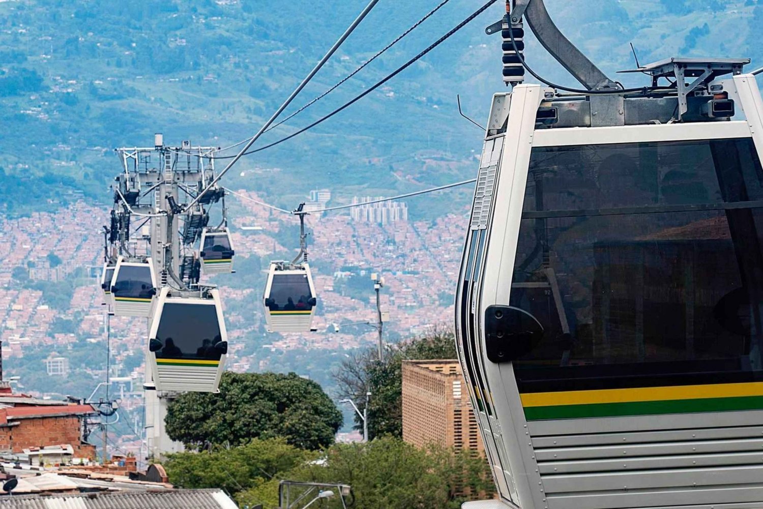 Medellin: Botero Plaza, Metro, and Comuna 13 Guided Tour