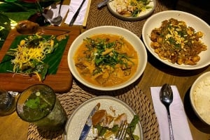 Medellín: Calle 10 Food Tour with Tastings and Guide