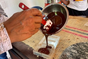 MEDELLÍN: TOUR DEL CHOCOLATE Y EXFOLIACIÓN EN EL HERMOSO RÍO
