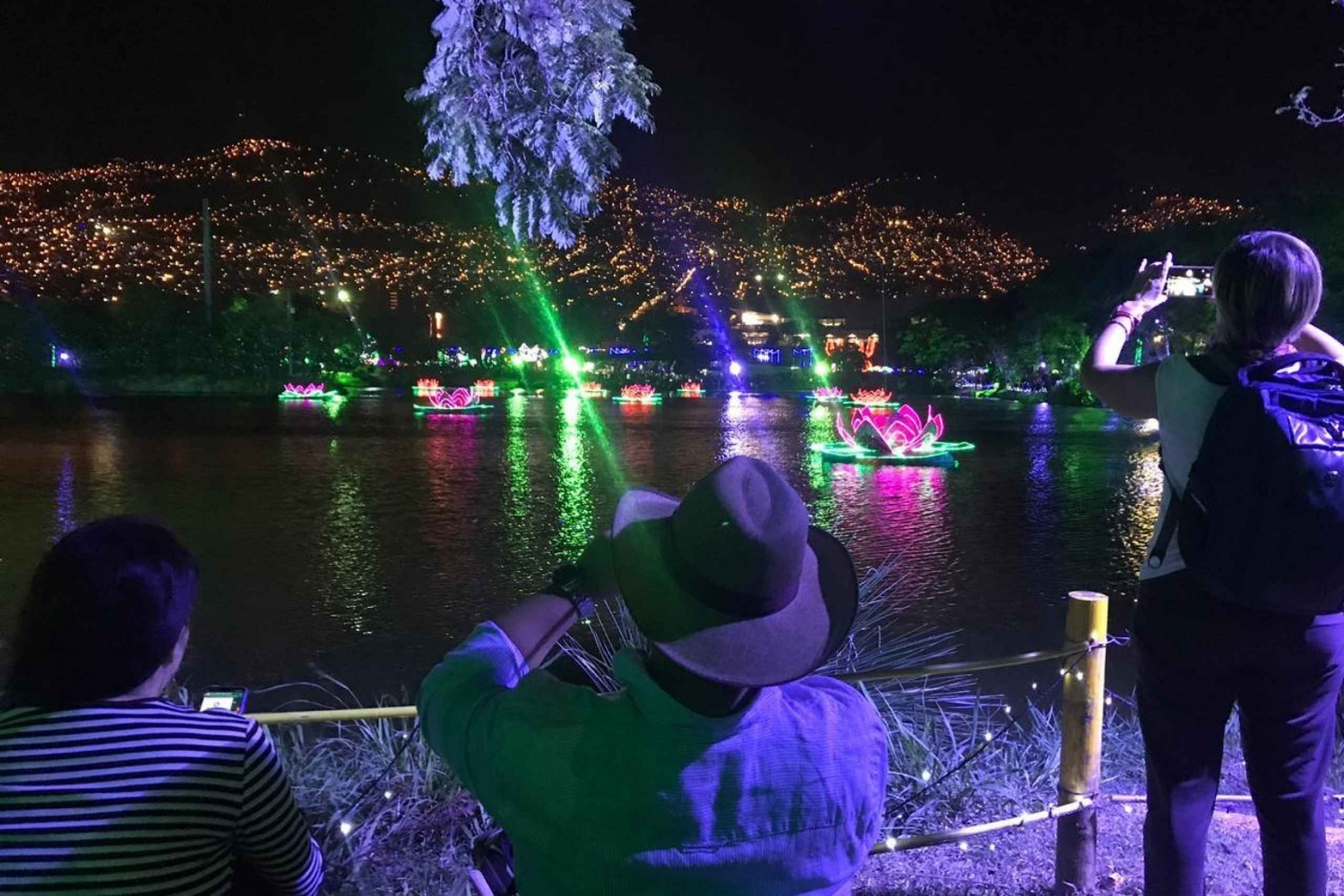 Tour de luces navideñas en Medellín