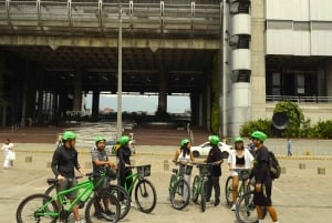 Medellín: Byrundvisning på cykel med colombianske drikkevarer og snacks