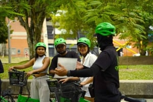 Medellín: Byrundvisning på cykel med colombianske drikkevarer og snacks
