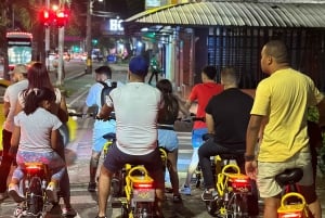 Medellin : visite privée nocturne en vélo électrique + dîner gastronomique