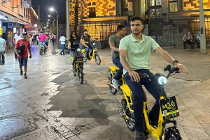 Medellin : visite privée nocturne en vélo électrique + dîner gastronomique
