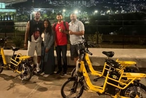 Medellin : visite privée nocturne en vélo électrique + dîner gastronomique