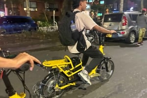 Medellin : visite privée nocturne en vélo électrique + dîner gastronomique