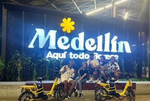 Medellin : visite privée nocturne en vélo électrique + dîner gastronomique