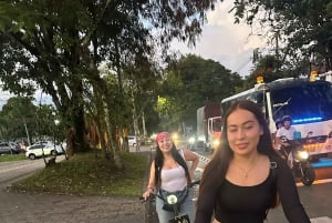 Medellin : visite privée nocturne en vélo électrique + dîner gastronomique
