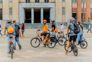 Medellín: City Tour by Electric Bike with Fruit & Coffee