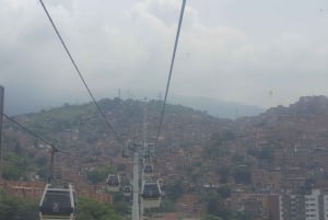 Medellin: Luxury and Private City Tour in French