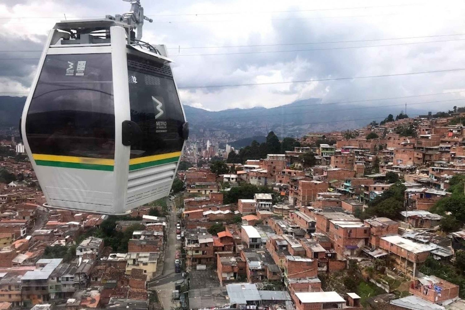 MEDELLIN: CITY TOUR MEDELLIN + GRAFFITOUR COMUNA 13