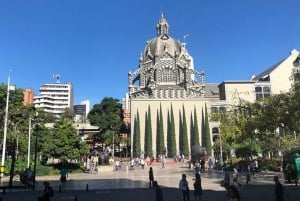 Medellínin CityTour: Pueblito Paisa, Plaza Botero, Comuna 13, näköalapaikat ja paljon muuta