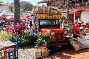 Medellínin CityTour: Pueblito Paisa, Plaza Botero, Comuna 13, näköalapaikat ja paljon muuta