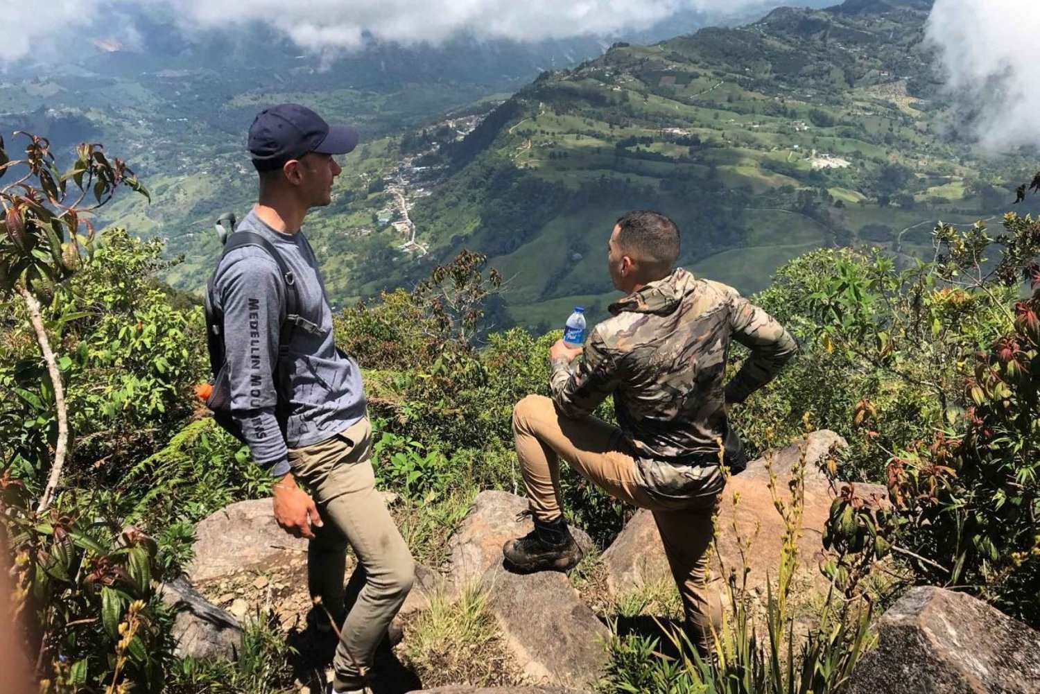 MEDELLÍN: SUBA E CONQUISTE A PIRÂMIDE NATURAL CERRO TUSA