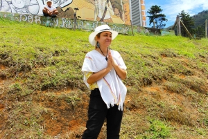 Medellín Coffee Farm Tour with Trolley and Cable Car Ride