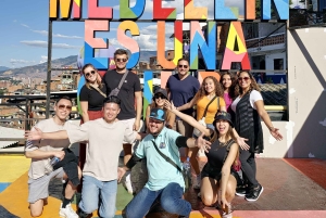 Medellín: Comuna 13 und Graffiti Geführte Tour mit einem lokalen Guide