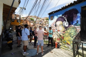Medellín: Comuna 13 und Graffiti Geführte Tour mit einem lokalen Guide