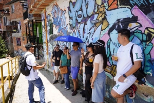 Medellín: Comuna 13 und Graffiti Geführte Tour mit einem lokalen Guide