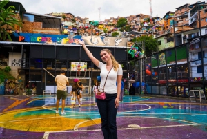 Medellín: Comuna 13 och Graffiti Rundvandring med snacks