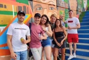 Medellín: Comuna 13 District Tour with Cable Car Ride