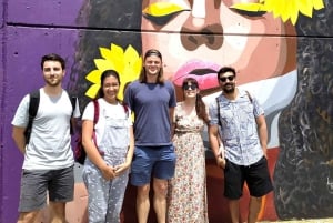 Medellín: Comuna 13 District Tour with Cable Car Ride