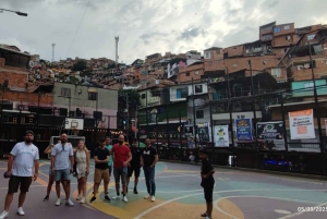 Medellin : visite guidée des graffitis de la Comuna 13 avec trajet en téléphérique