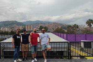 Medellín: Comuna 13 Graffiti-Tour mit Seilbahnfahrt