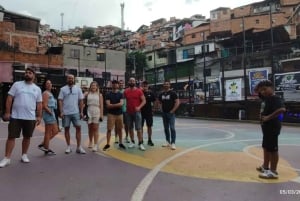 Medellín: Comuna 13 Graffiti-Tour mit Seilbahnfahrt