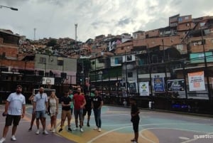 Medellín: Comuna 13 Graffiti-Tour mit Seilbahnfahrt