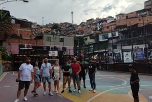 Medellín: Comuna 13 Graffiti-Tour mit Seilbahnfahrt