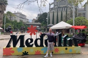 Medellín: Comuna 13 Graffiti-Tour mit Seilbahnfahrt