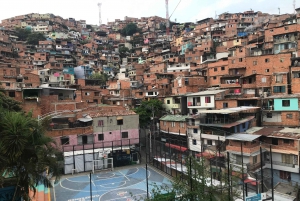 Medellín: Comuna 13 (Graffitour) Discover the Transformation
