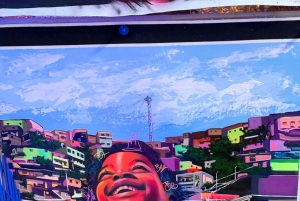 Medellín: Comuna 13 Guided Street Art Tour