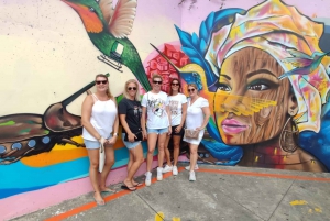 Medellin: Comuna 13 History & Graffiti Tour with Cable Car