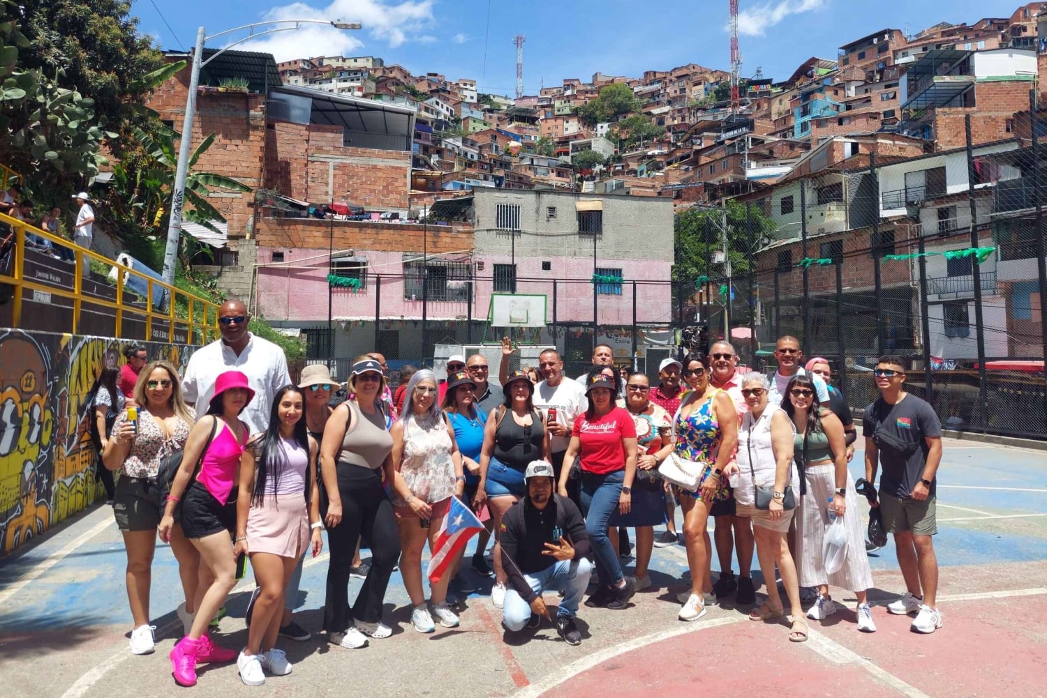 Medellín: Recorrido por la Comuna 13, historia, guía local y teleférico