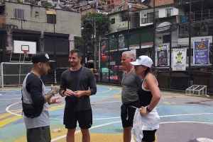 Medellín: Recorrido por la Comuna 13, historia, guía local y teleférico