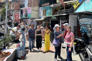 Medellín: Recorrido por la Comuna 13, historia, guía local y teleférico