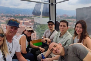Medellín: Recorrido por la Comuna 13, historia, guía local y teleférico